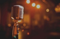 Noche de verano y stand up