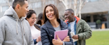 Día Mundial de la Población: Hacer realidad las aspiraciones de los jóvenes