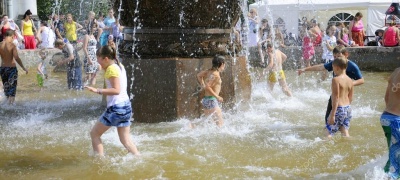 La mitad de los niños del mundo vive bajo múltiples amenazas climáticas