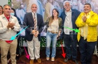 Zapatos y barrigas: Los contrastes de la noche electoral del romerismo olmedista