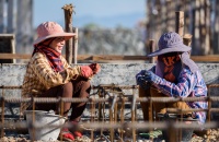 La COVID-19 ha precarizado aún más la vida de los trabajadores migrantes
