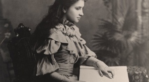 Helen Keller, primera mujer sordociega graduada universitaria
