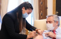 El Presidente recibe una dosis de refuerzo de la vacuna contra la COVID-19
