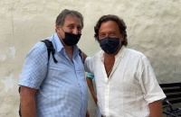 Gustavo Sáenz reaparece (muy bronceado) a la vuelta de sus vacaciones