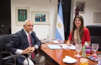 El senador Romero, entre Mannix y Nosferatu
