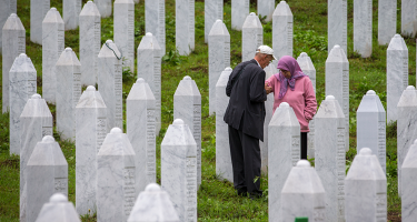 Los supervivientes de Srebrenica alertan de que la negación del genocidio amenaza la memoria de las víctimas