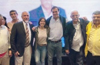 Votar o no votar al candidato que se propone ‘jubilar a dos políticos’