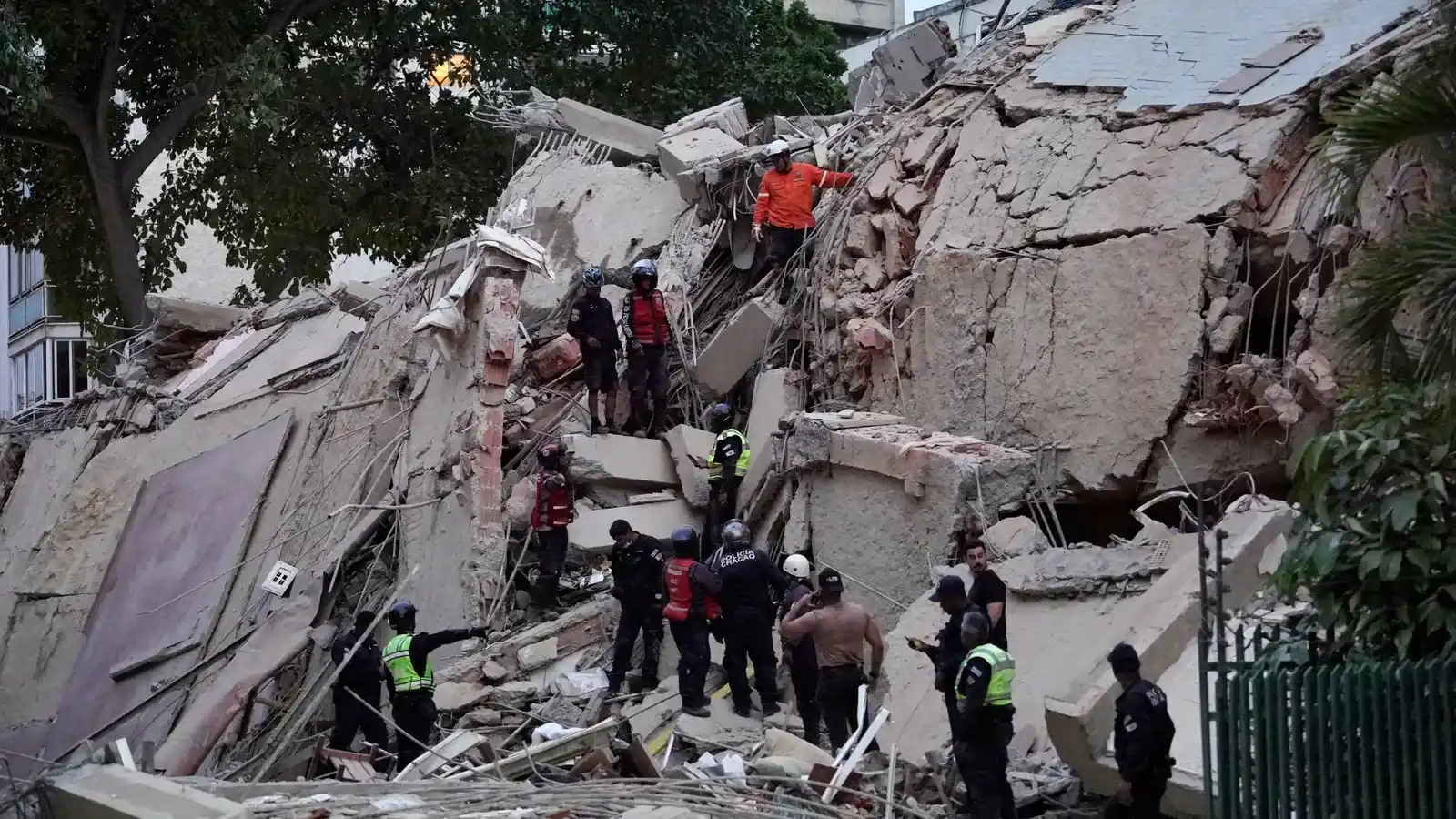 Dos potentes terremotos de 7.2 y 7.5 en la escala de Richter sacuden a Venezuela