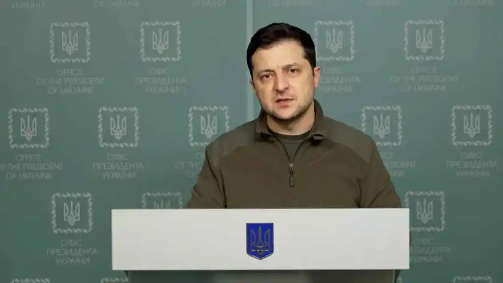 Zelensky dice que 'fue una noche dura' y acusa a Moscú de disparar contra civiles