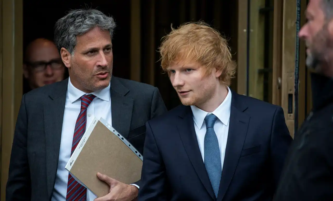 Ed Sheeran, a la salida del juzgado federal de Manhattan