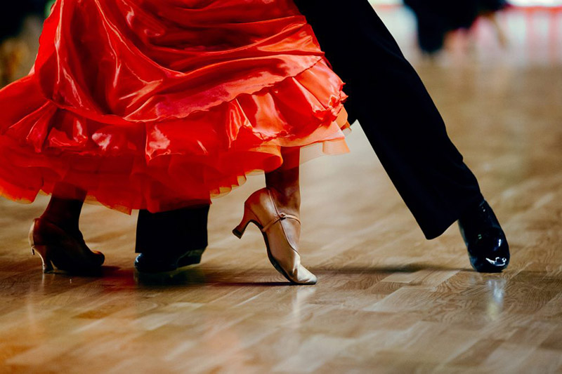 'Pista absurda', tarde de ritmos latinos