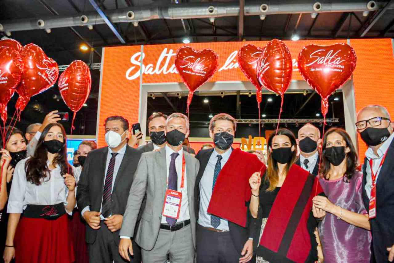Inauguración del stand de Salta en la FIT