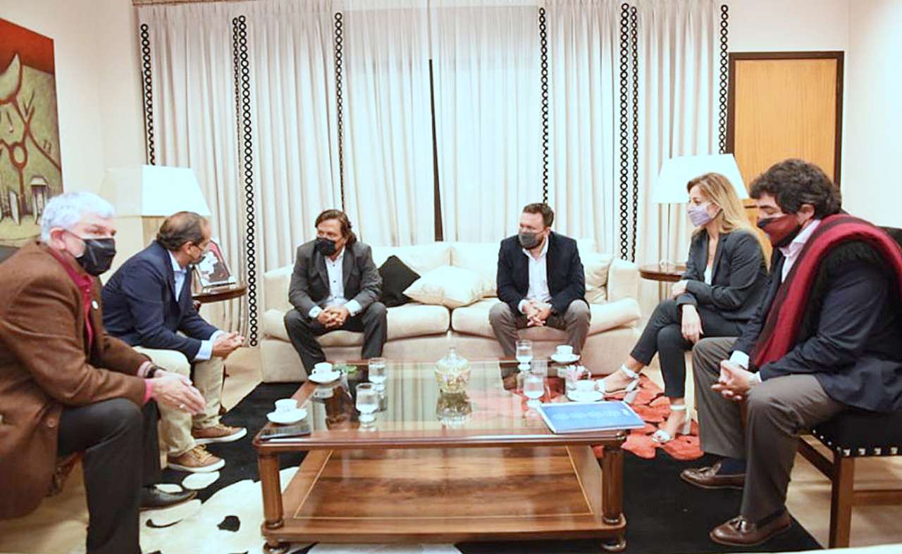 Reunión de Sáenz con empresarios privados de la minería