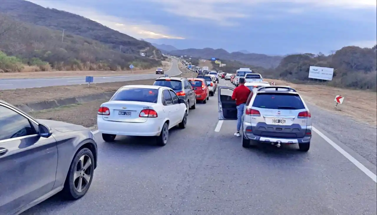 Corte de ruta en el Portezuelo de Salta