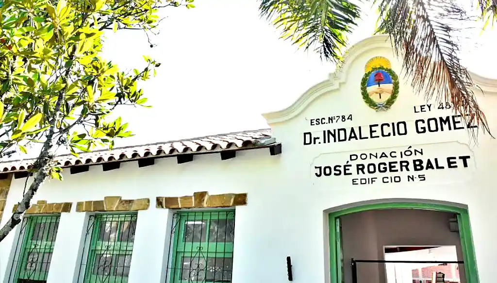 Reparación de los techos en la Escuela Indalecio Gómez de la ciudad de Salta