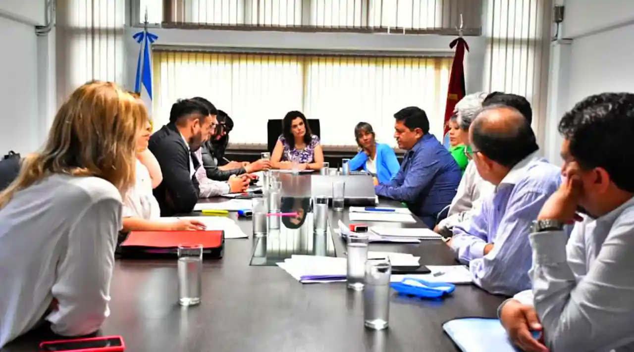 Reunión en el Ministerio de Educación