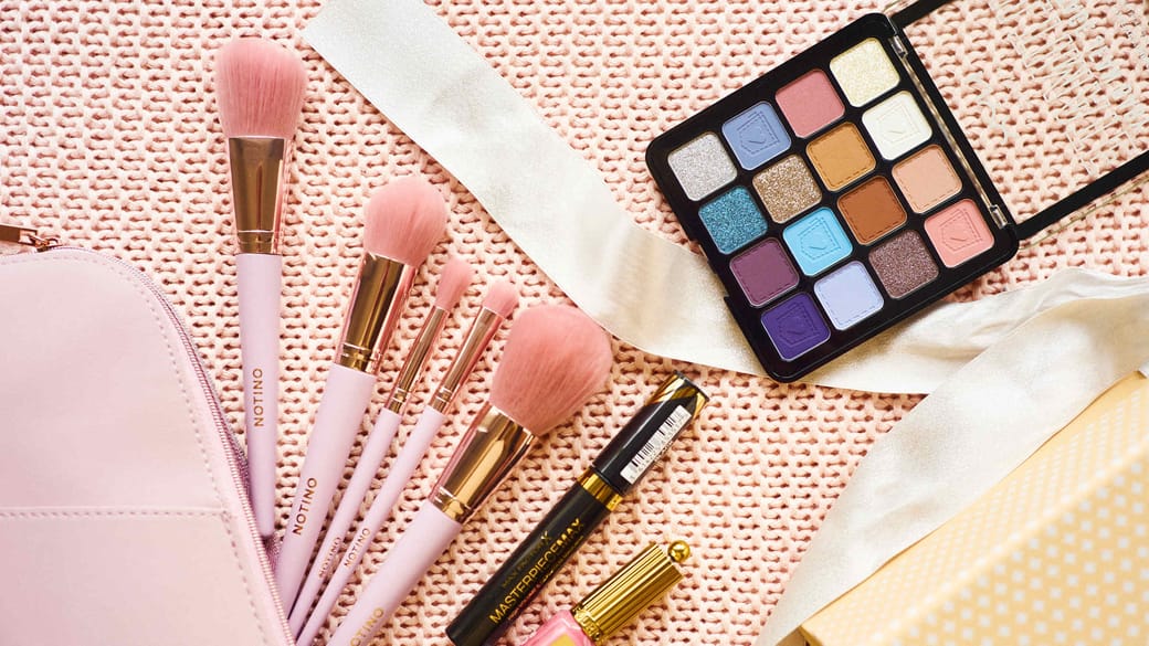 Taller de maquillaje en la Usina Cultural