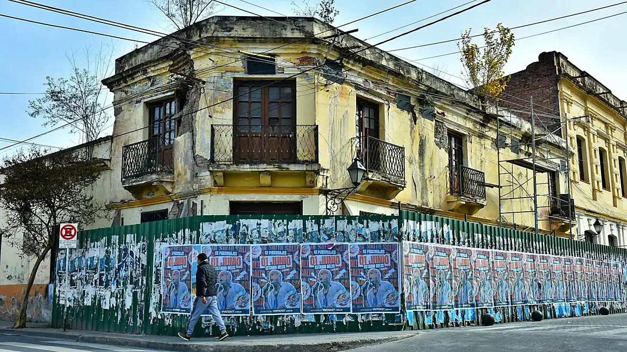 Esquina noroccidental de las calles Alberdi y San Juan