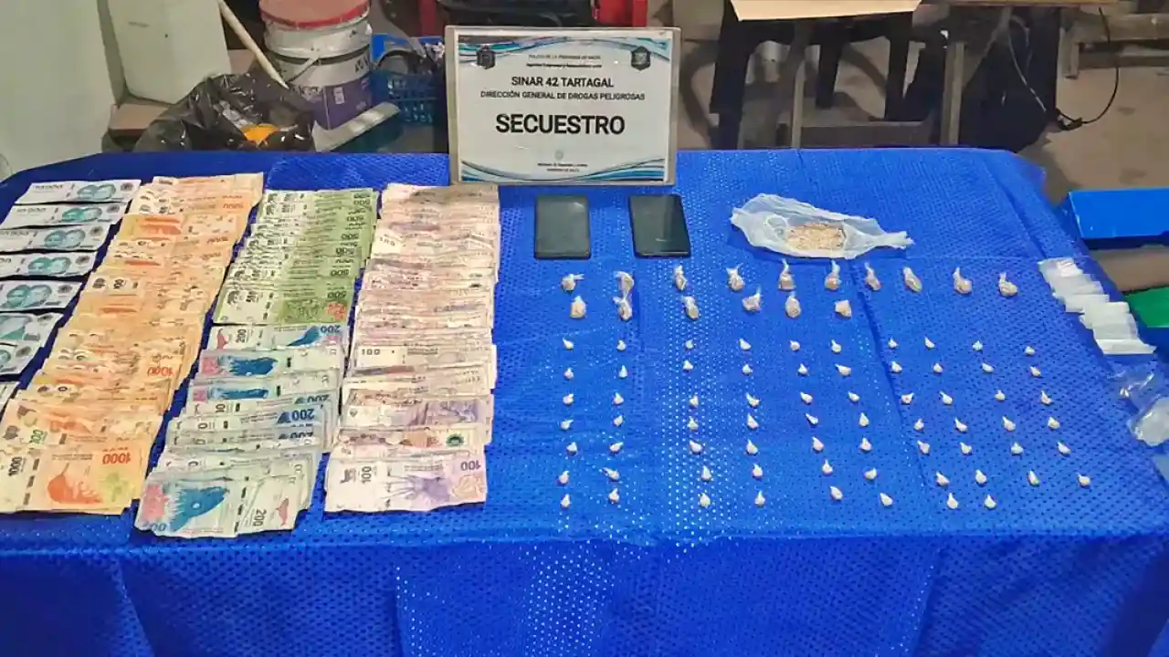 Dinero y droga incautada por la Policía