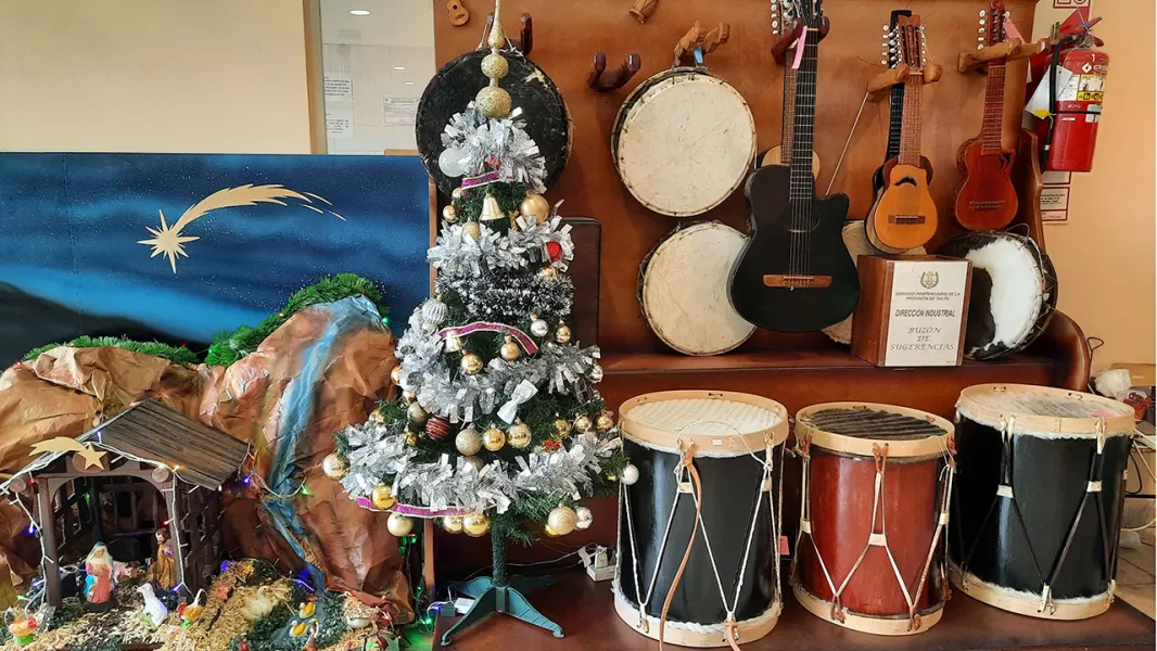 El Servicio Penitenciario de Salta pone a la venta productos de los talleres por Navidad