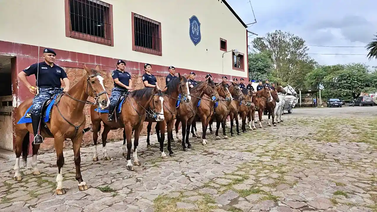 Policías montados en Salta