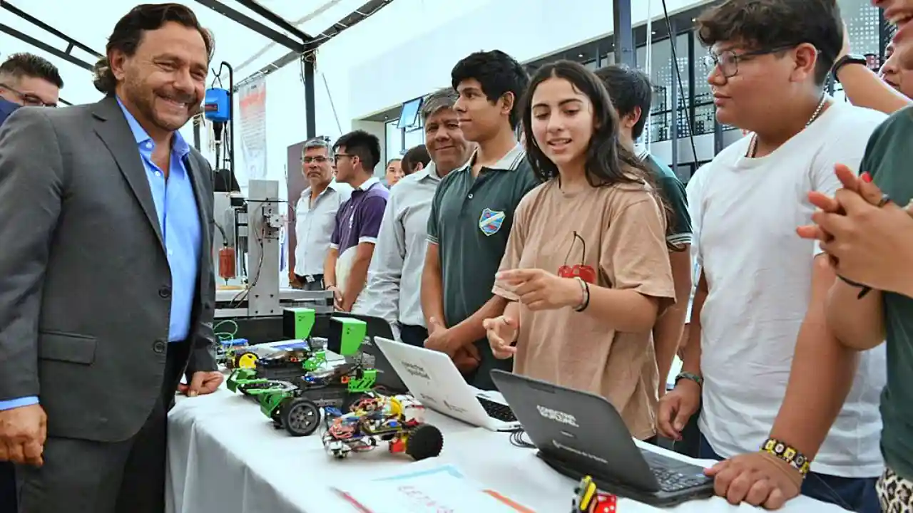 Sáenz en el nuevo hub tecnológico de Vaqueros