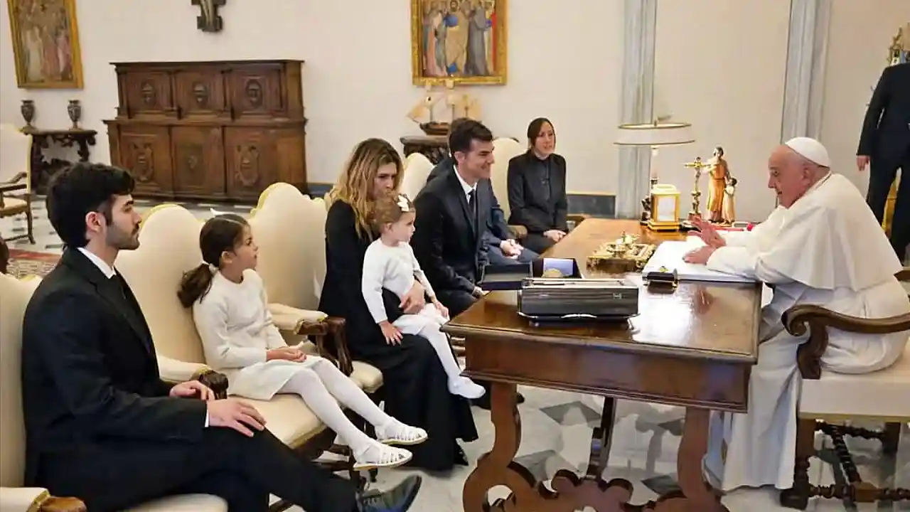 Urtubey y familia en el Vaticano