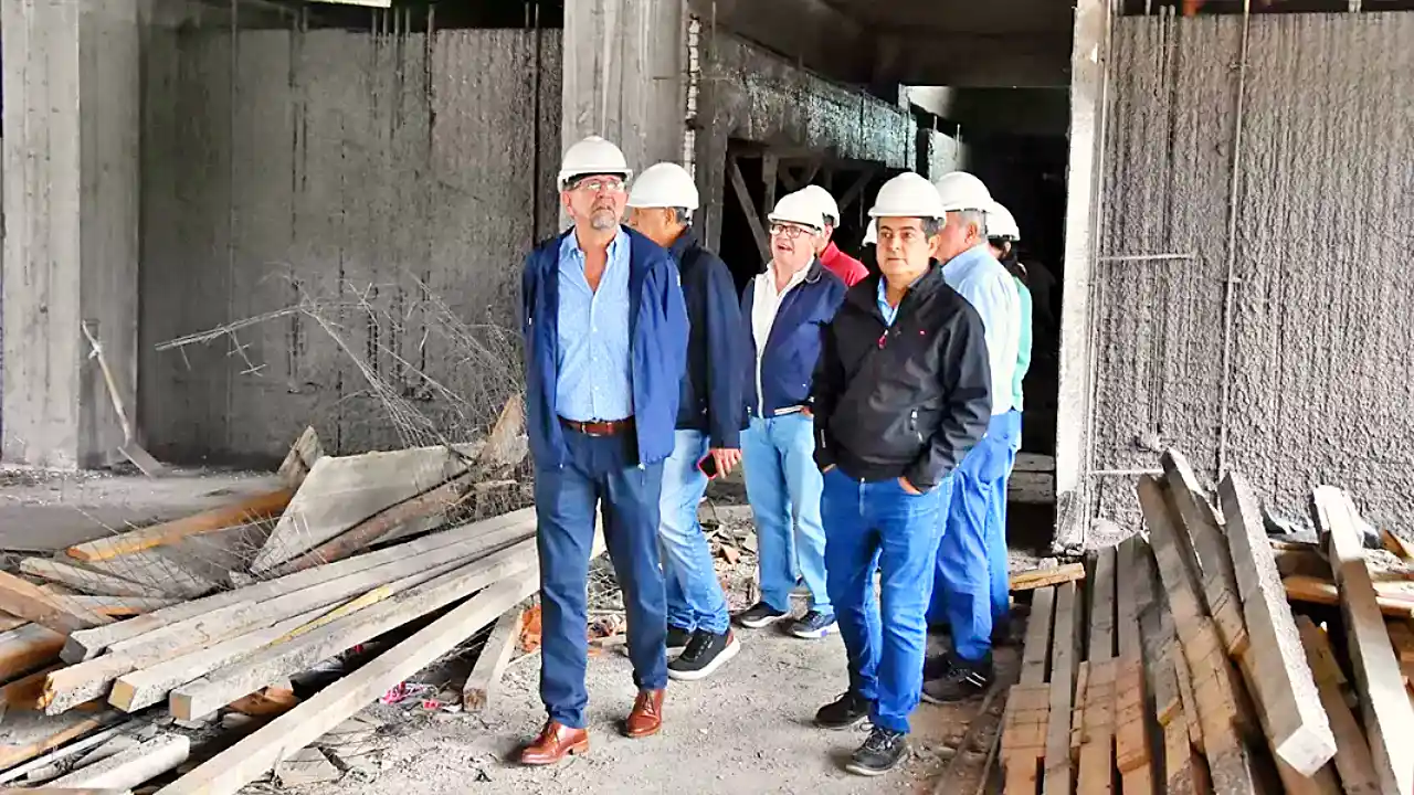 Camacho supervisa las obras en el Hospital San Bernardo