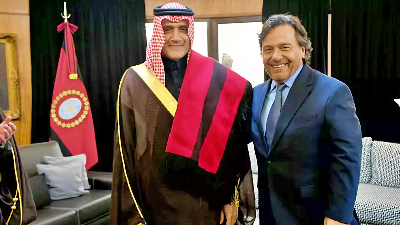 Sáenz recibe en la Casa de Gobierno al Embajador de Arabia Saudí en la República Argentina