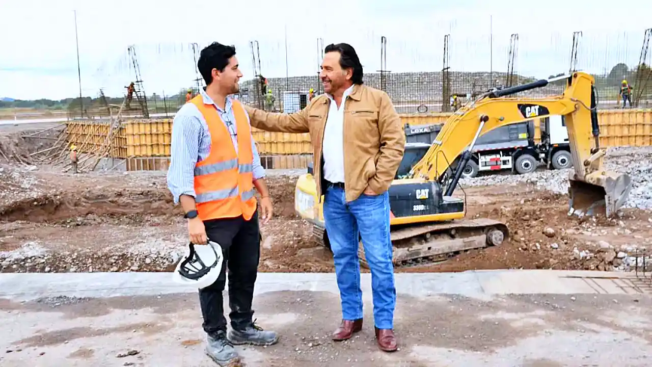 Gustavo Sáenz visita la obra de la autopista del Valle de Lerma