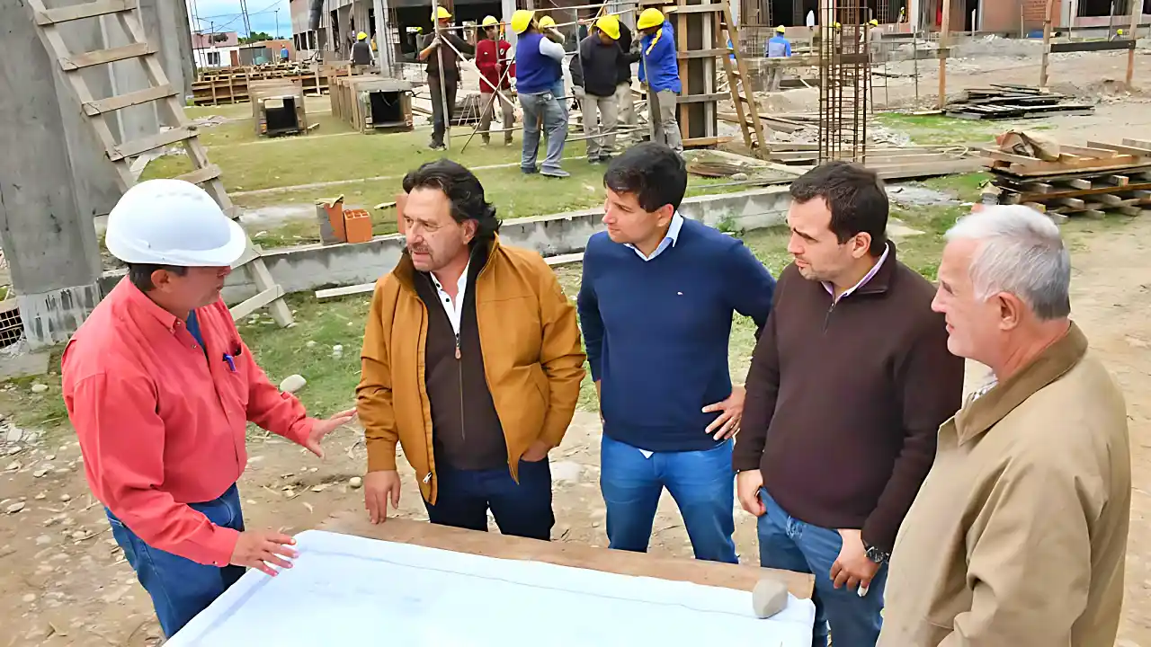 Sáenz supervisa en Orán la obra de la nueva Ciudad Judicial