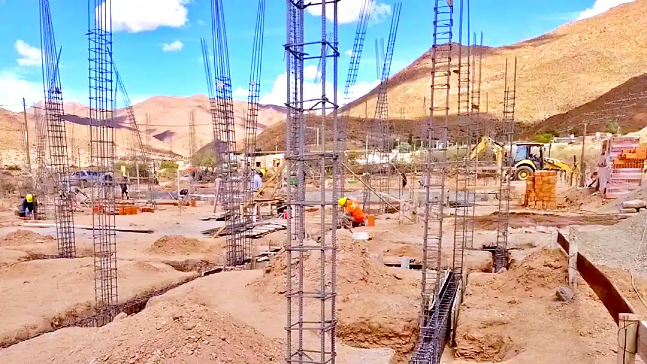 Construcción de futuro colegio secundario 5205 de La Poma