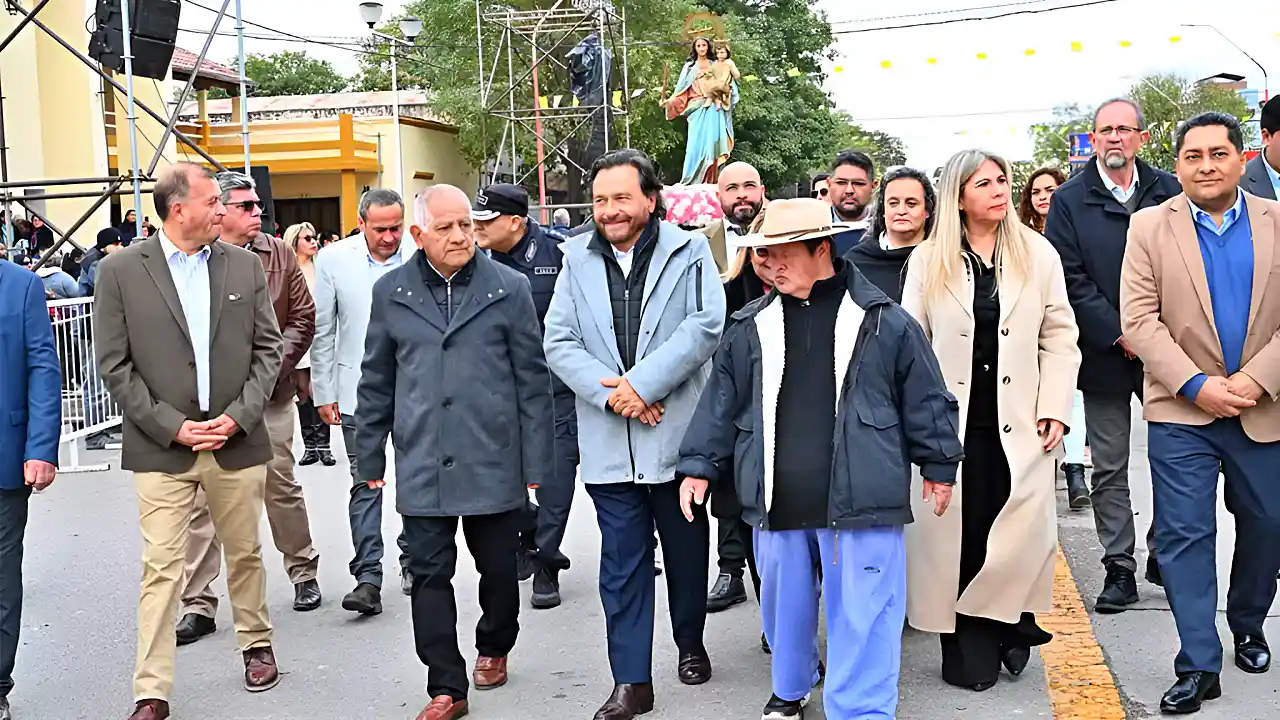 El gobernador Gustavo Sáenz asiste a las fiestas patronales de Joaquín V. González