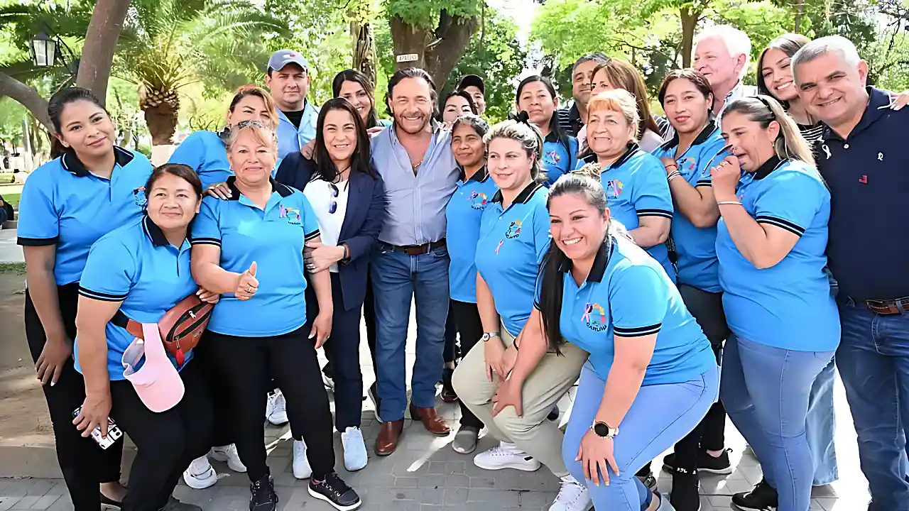 Sáenz en la feria de salud de Embarcación
