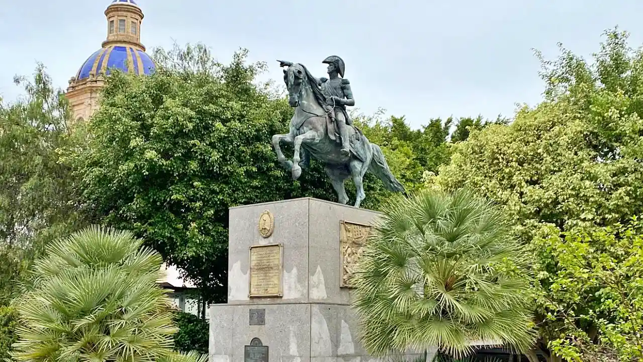 Estatua de San Martín en la ciudad de Cádiz