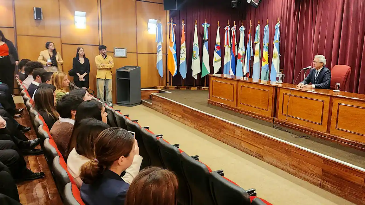 Encuentro en el salón auditorio de la Ciudad Judicial de Salta