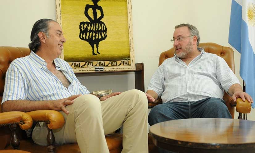 Manuel Cornejo (a la derecha) acompañado del senador nacional Rodolfo Urtubey