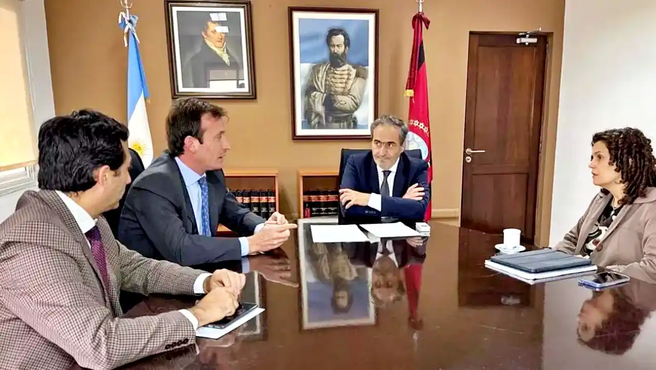 La cambiante iconografía de la sala de la Procuración General de Salta
