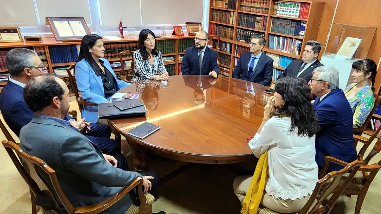 Reunión en la sede de la Corte de Justicia de Salta