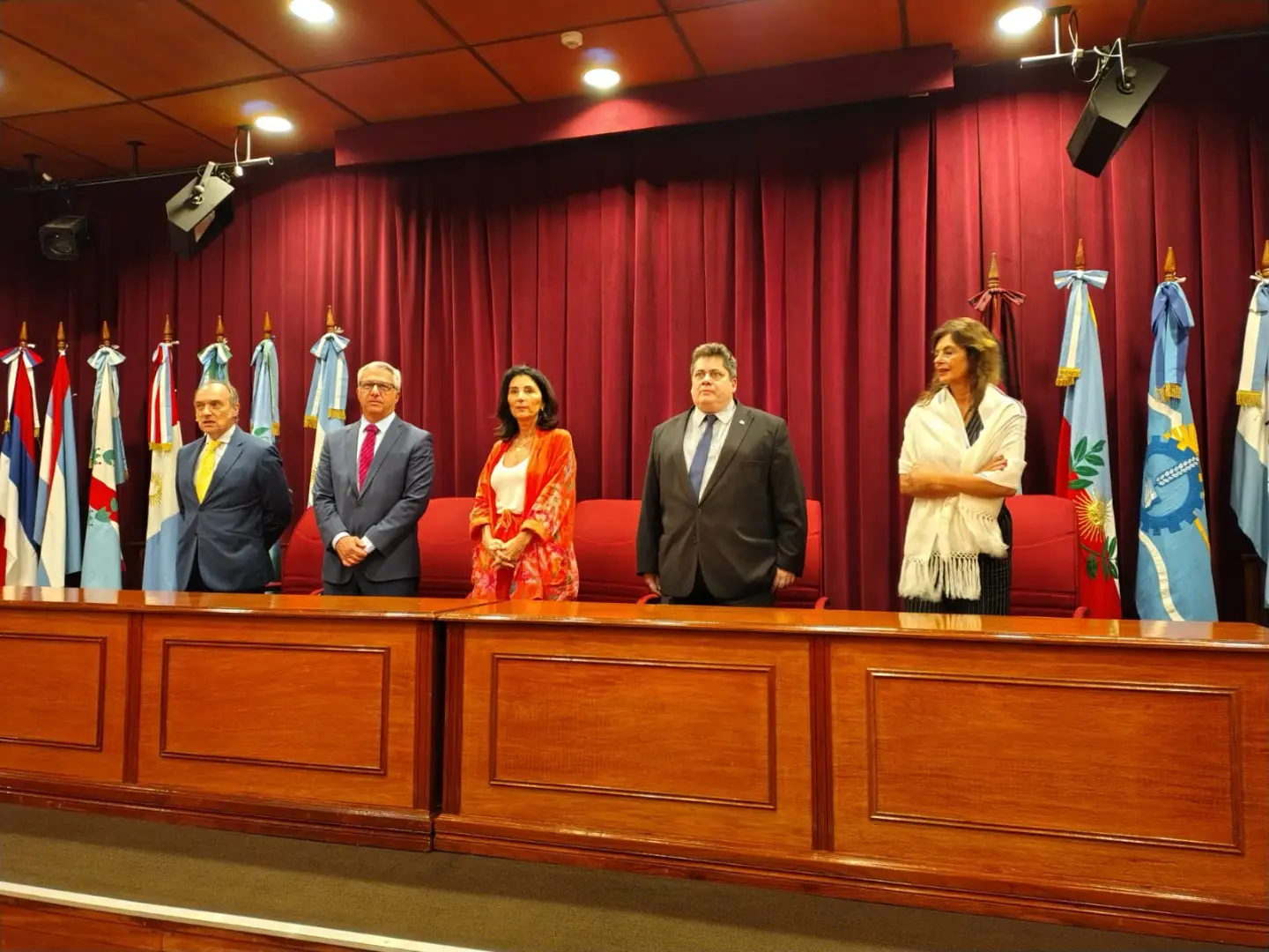Entrega de medallas a los empleados judiciales que cumplieron treinta años de servicio