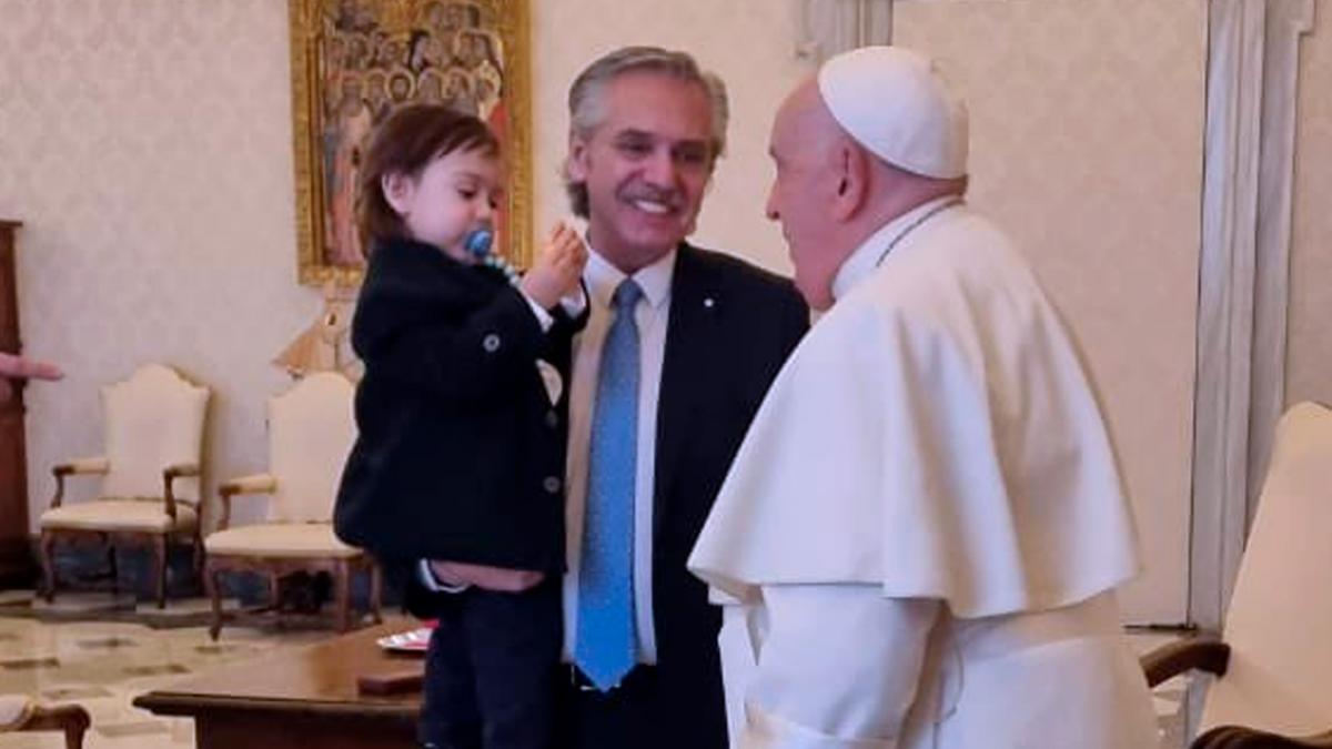El papa Francisco recibe al expresidente Alberto Fernández en el Vaticano 