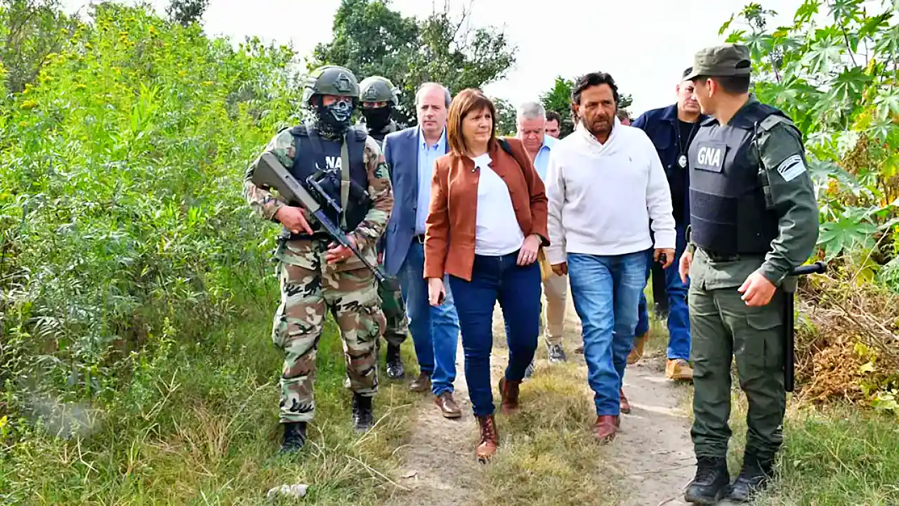Bullrich y Sáenz durante una visita anterior a la frontera