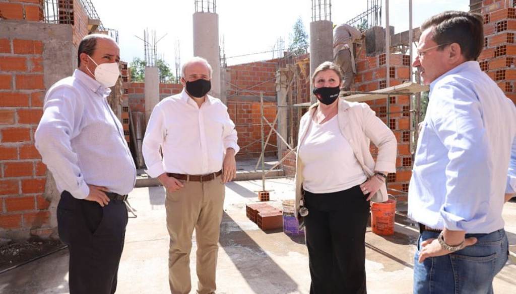 Matías Cánepa visita la Escuela Agrícola