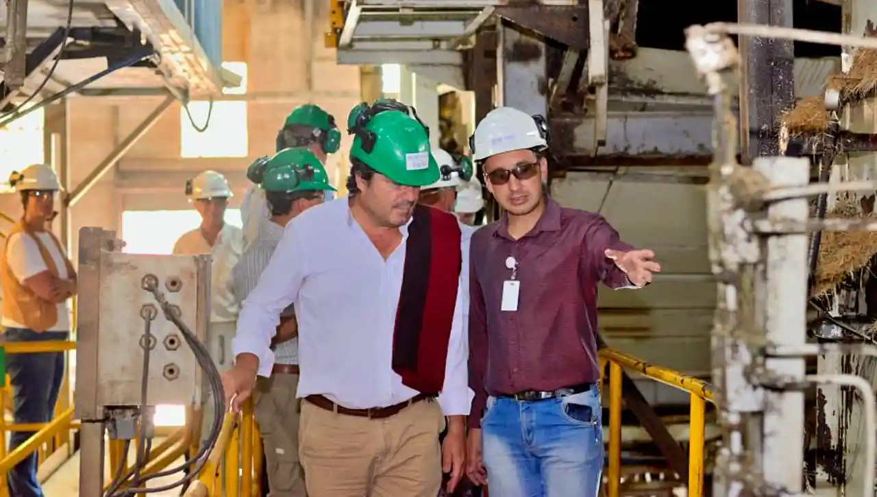 Visita del ministro De los Ríos a la planta de Seaboard