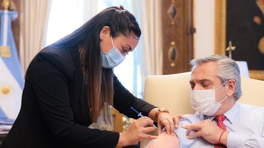 El Presidente recibe una dosis de refuerzo de la vacuna contra la COVID-19