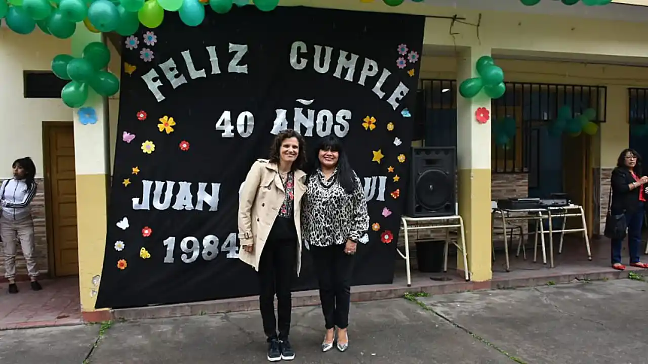 Cristina Fiore en el colegio Juan Calchaquí