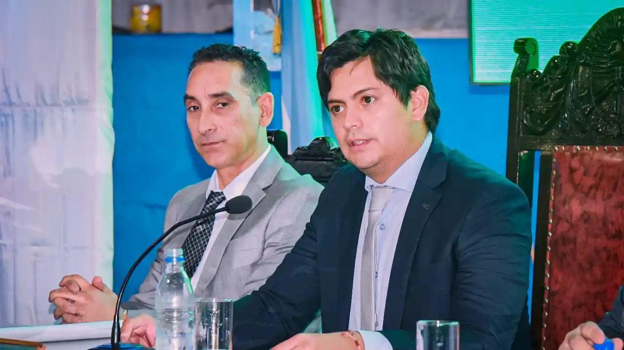 Franco Hernández Berni se dirige al Concejo Deliberante de Tartagal
