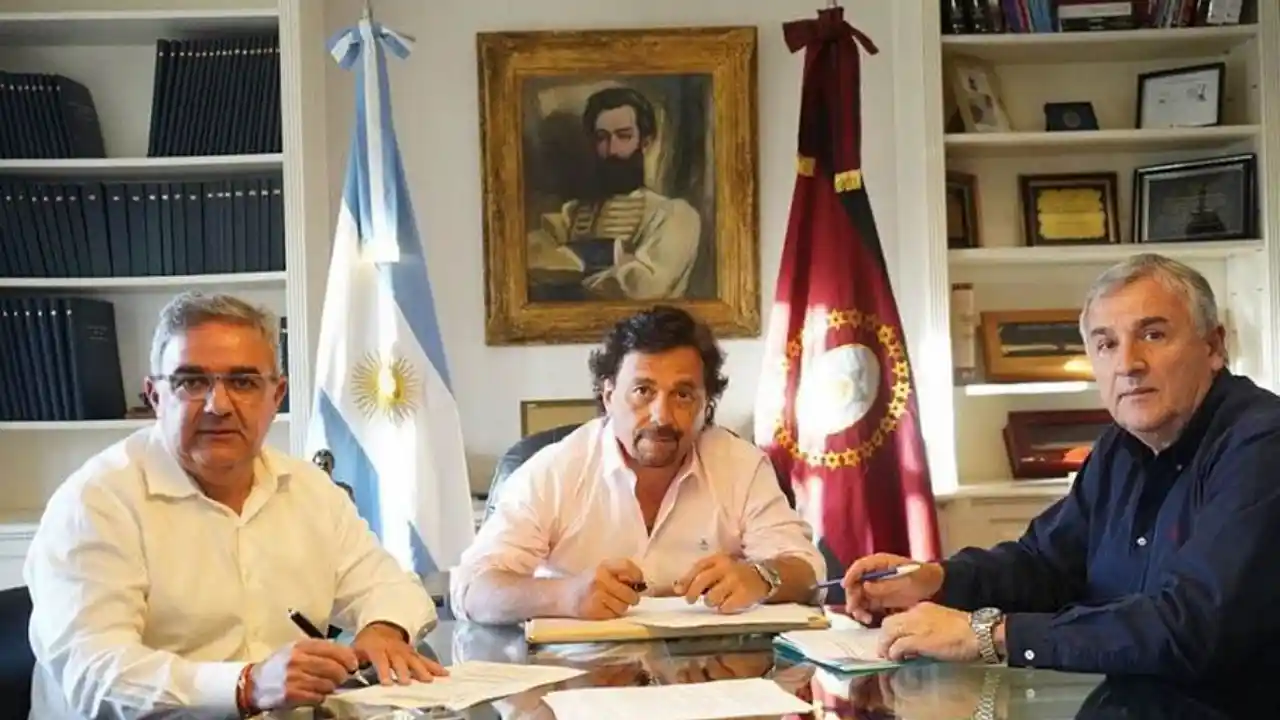Los gobernadores de Salta, Jujuy y Catamarca acuerdan ratificar por ley el 'tridente del litio'