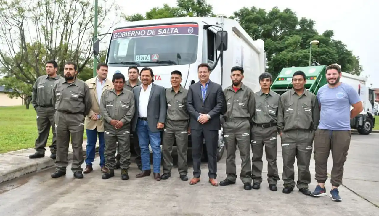 Acto de recepción de los camiones recolectores