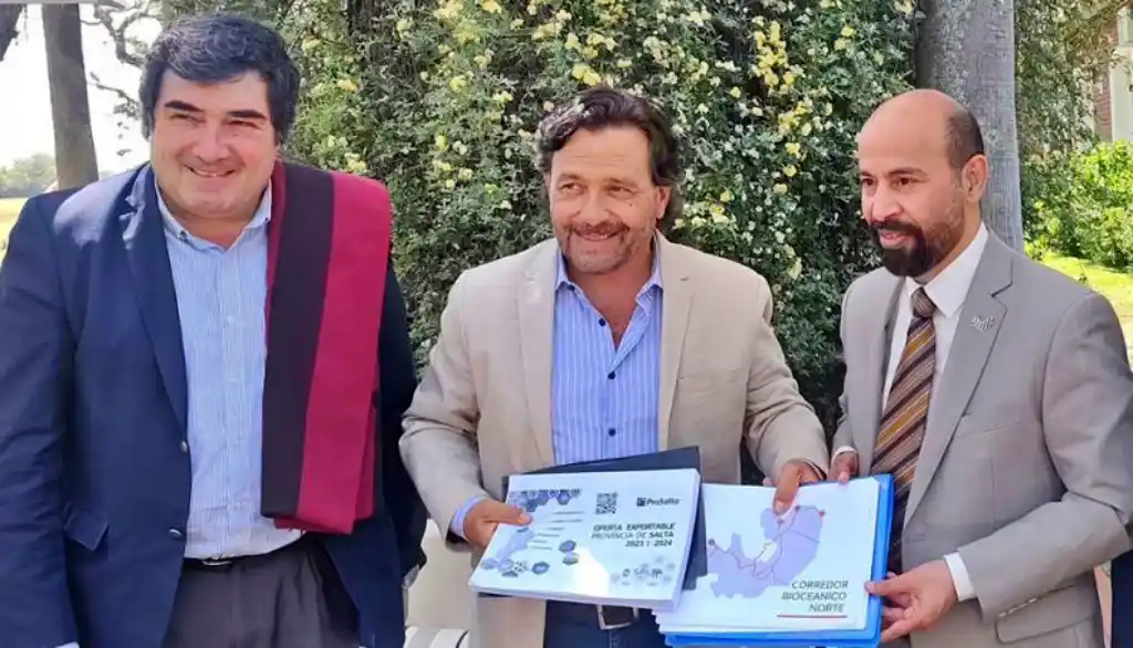 Martín de los Ríos y Gustavo Sáenz junto al Embajador de los Emiratos Árabes Unidos en la Argentina